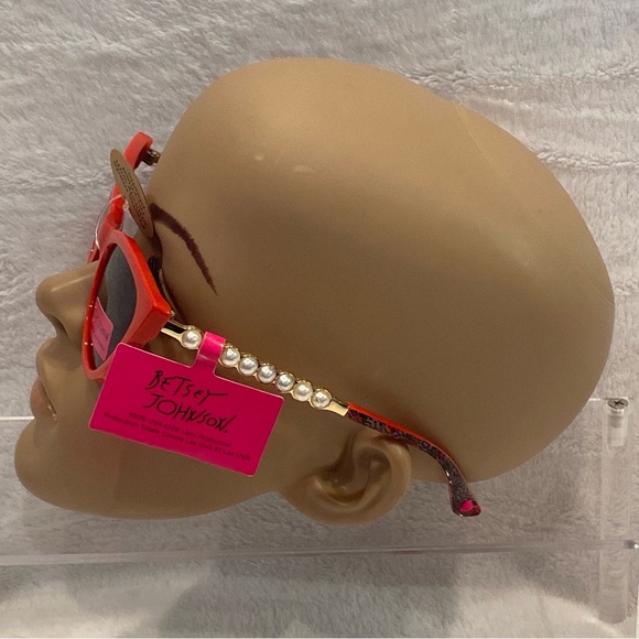Betsey Johnson Spice of Life Cat Eye Faux Pearl Arms Red Sunnies Sunglasses NWT - Picture 4 of 12